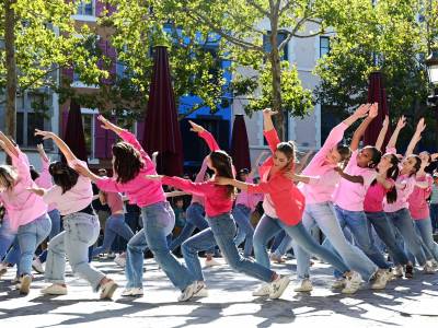 CARCASSONNE | Un flash mob pour porter haut Octobre rose